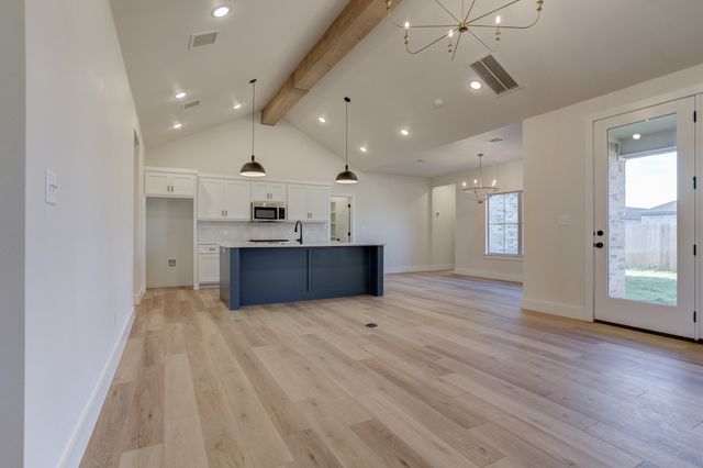 6913 13th Street, Lubbock, TX 79416