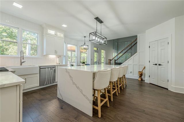 829 Valley Drive, Canton, GA 30114