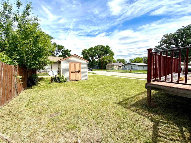 220 18th St SE, Minot, ND 58701
