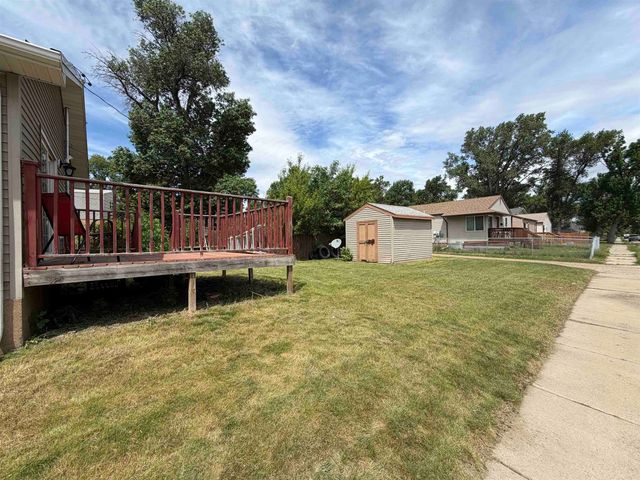 220 18th St SE, Minot, ND 58701