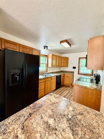 220 18th St SE, Minot, ND 58701