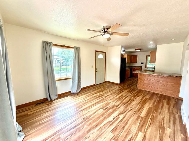 220 18th St SE, Minot, ND 58701