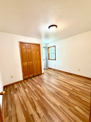 220 18th St SE, Minot, ND 58701