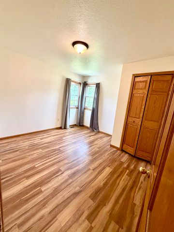 220 18th St SE, Minot, ND 58701