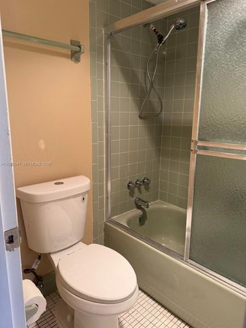 7797 Golf Cir Drive 102, Margate, FL 33063