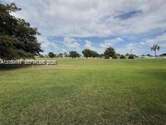 7797 Golf Cir Drive 102, Margate, FL 33063