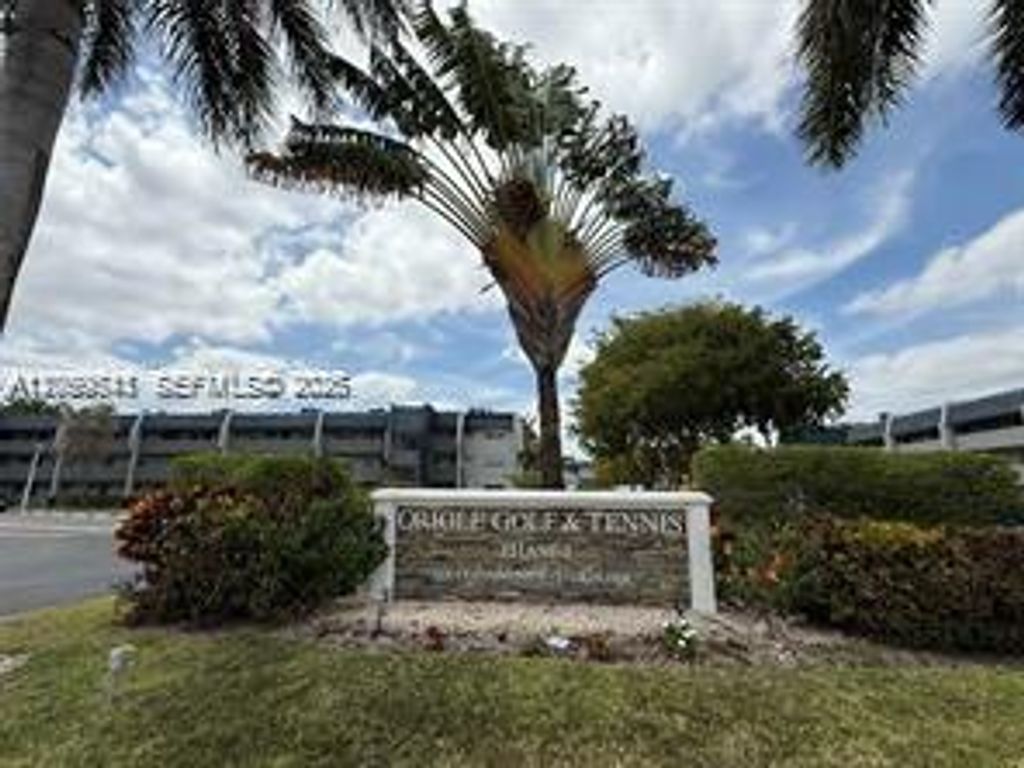 7797 Golf Cir Drive 102, Margate, FL 33063
