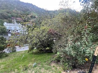 8587 Lookout Mountain Avenue, Los Angeles, CA 90046