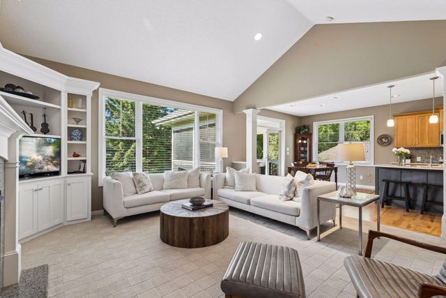 10565 Water Lily Lane, Woodbury, MN 55129