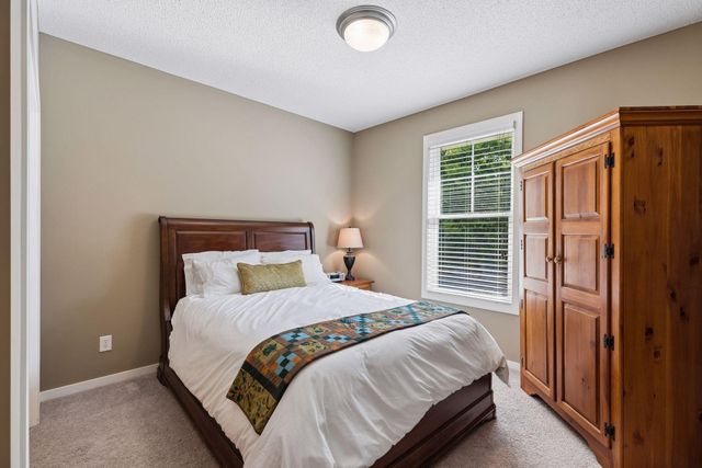 10565 Water Lily Lane, Woodbury, MN 55129