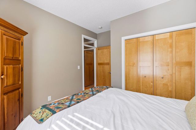 10565 Water Lily Lane, Woodbury, MN 55129