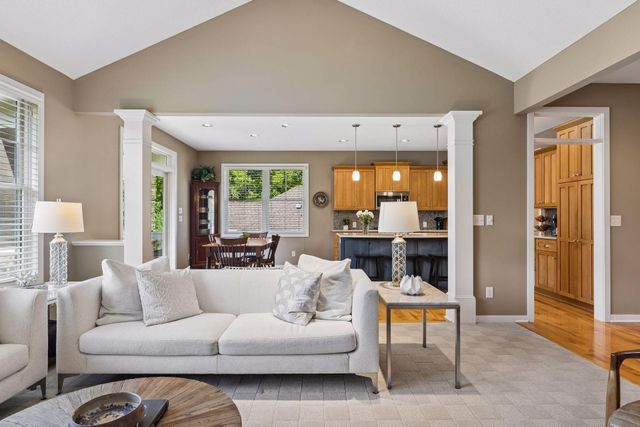 10565 Water Lily Lane, Woodbury, MN 55129