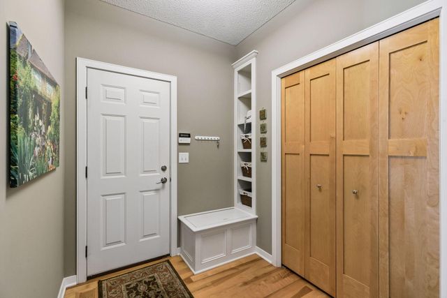 10565 Water Lily Lane, Woodbury, MN 55129