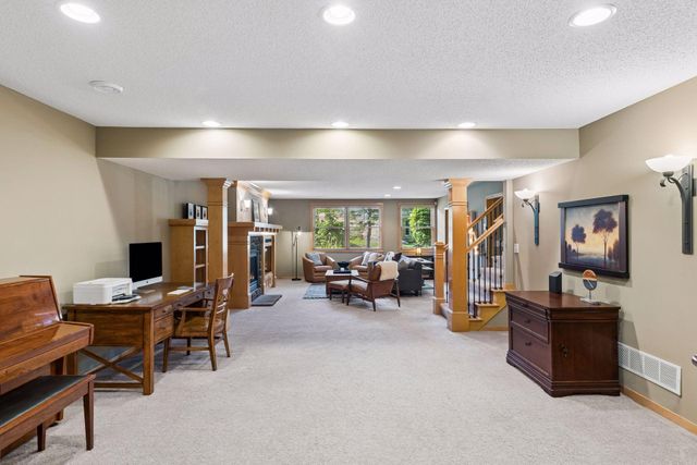 10565 Water Lily Lane, Woodbury, MN 55129