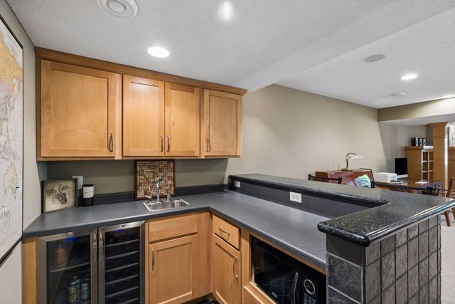 10565 Water Lily Lane, Woodbury, MN 55129