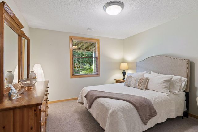 10565 Water Lily Lane, Woodbury, MN 55129