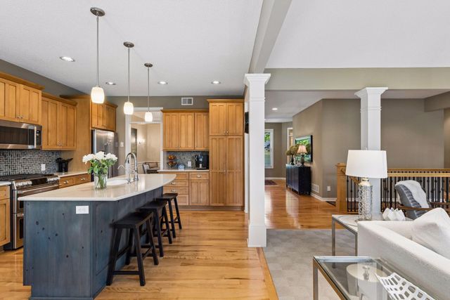 10565 Water Lily Lane, Woodbury, MN 55129