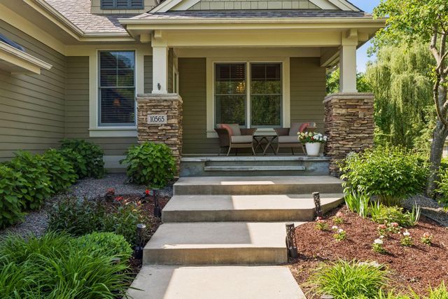 10565 Water Lily Lane, Woodbury, MN 55129