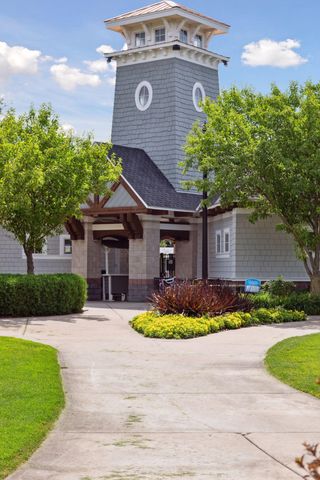 10565 Water Lily Lane, Woodbury, MN 55129