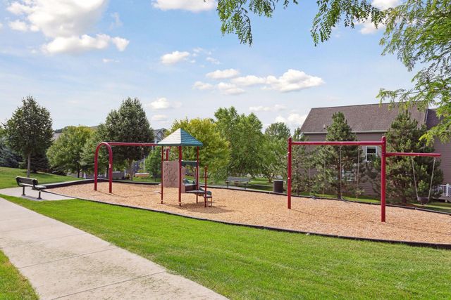 10565 Water Lily Lane, Woodbury, MN 55129