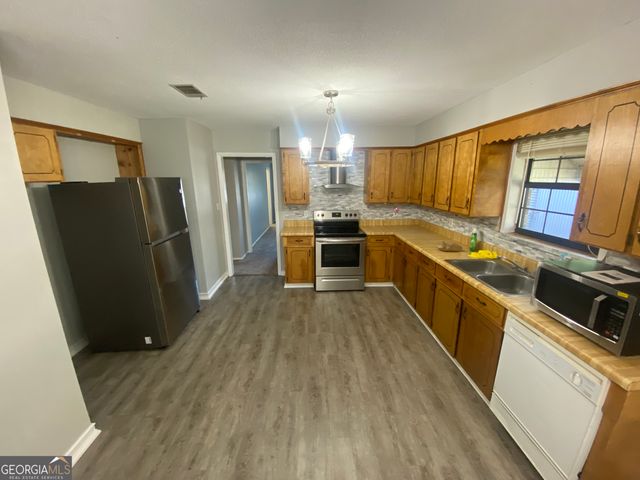 304 Morris Street, Glennville, GA 30427