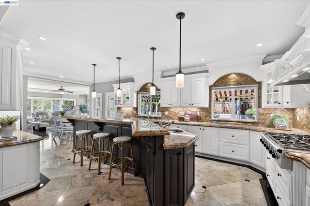 2337 Grosvenor Heights Ct, Livermore, CA 94550