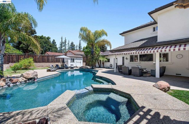 2337 Grosvenor Heights Ct, Livermore, CA 94550