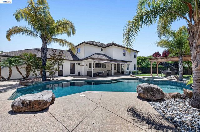 2337 Grosvenor Heights Ct, Livermore, CA 94550