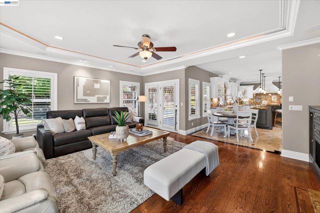 2337 Grosvenor Heights Ct, Livermore, CA 94550