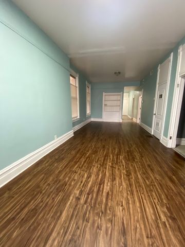 6618 S MARQUETTE Road, Chicago, IL 60637