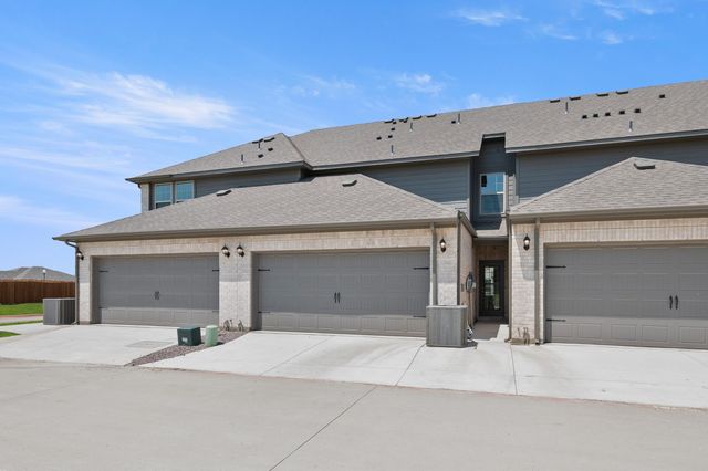 4506 Avion Drive, Sanger, TX 76266
