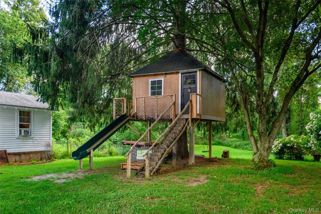 264 Quaker Hill Road, Pawling, NY 12564