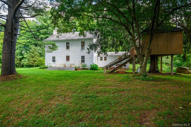 264 Quaker Hill Road, Pawling, NY 12564