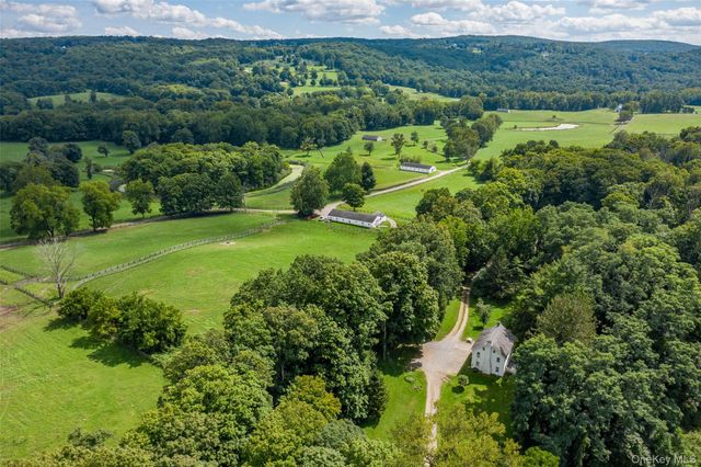 264 Quaker Hill Road, Pawling, NY 12564
