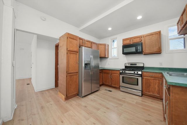 1095-1097 E Merchant Street, Kankakee, IL 60901