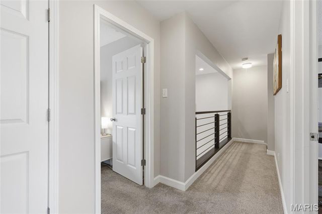 957 N Spoede Road, Creve Coeur, MO 63146