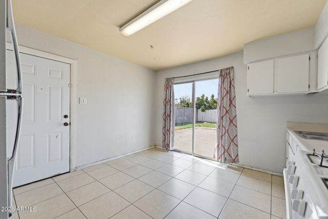 7714 W MITCHELL Drive, Phoenix, AZ 85033