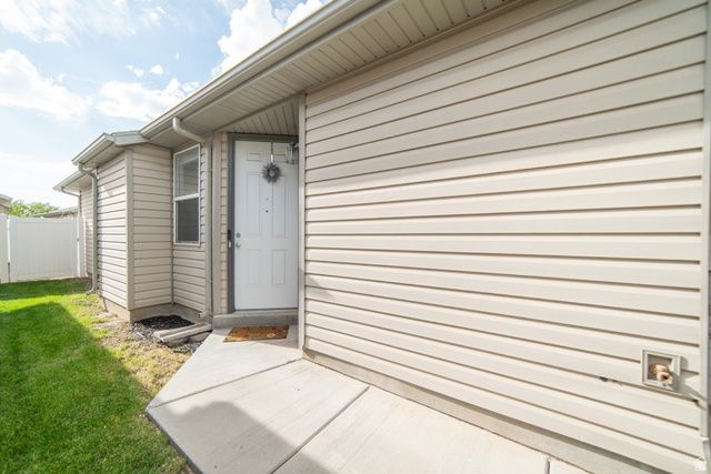 717 N BRADFORD DR, North Salt Lake, UT 84054