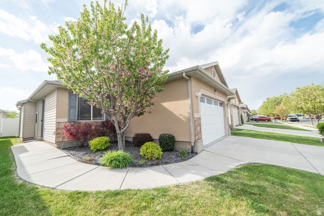 717 N BRADFORD DR, North Salt Lake, UT 84054