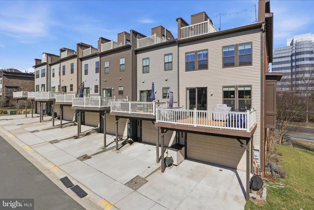 9298 WILD BLACK CHERRY CT, Fairfax, VA 22031