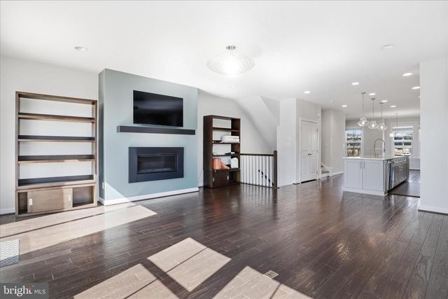 9298 WILD BLACK CHERRY CT, Fairfax, VA 22031