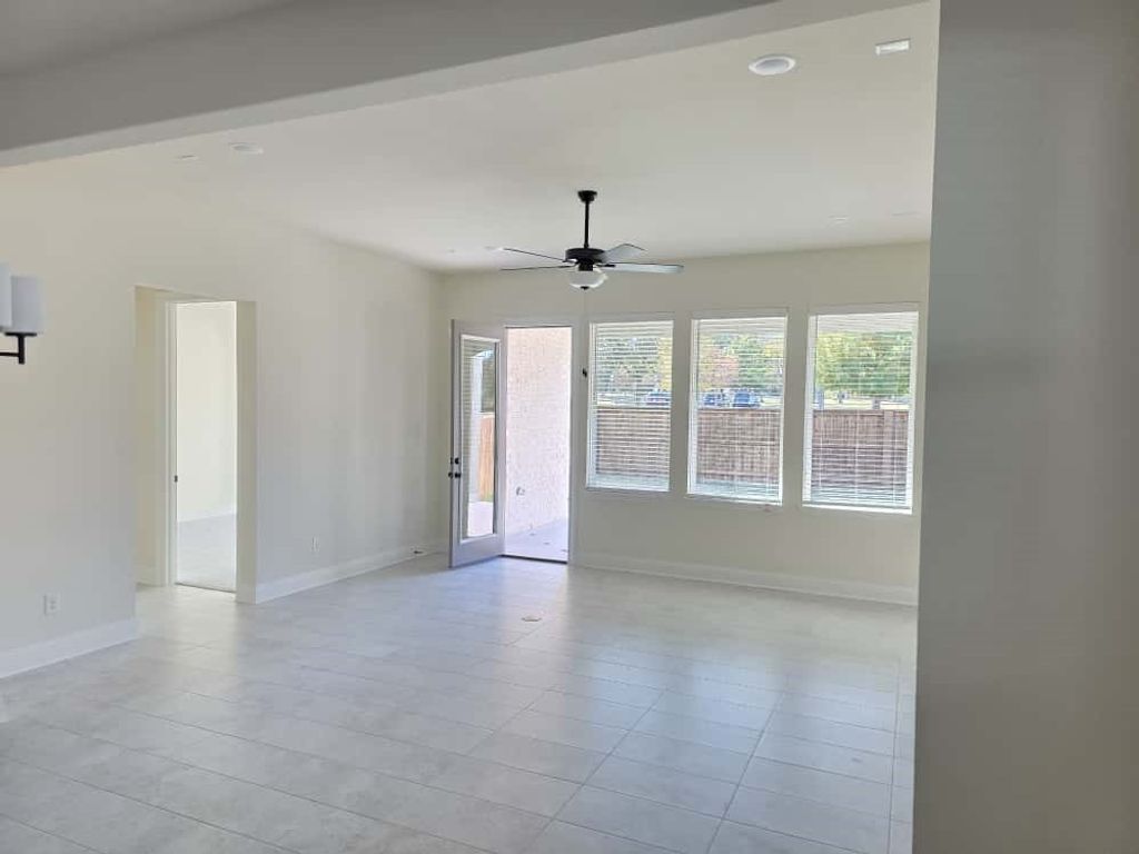 4512 Hammerstein Boulevard, Denton, TX 76210