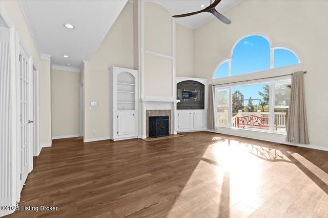 1700 Mahogany Run Dr, La Grange, KY 40031