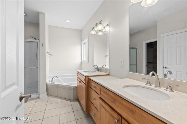 1700 Mahogany Run Dr, La Grange, KY 40031