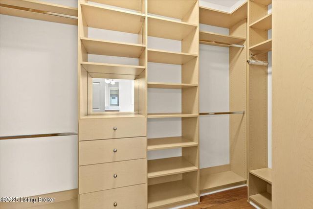 1700 Mahogany Run Dr, La Grange, KY 40031