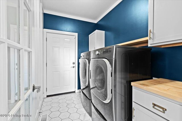 1700 Mahogany Run Dr, La Grange, KY 40031