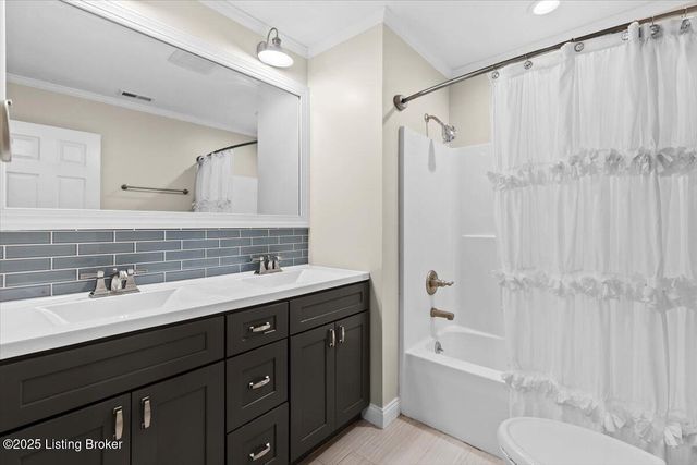 1700 Mahogany Run Dr, La Grange, KY 40031