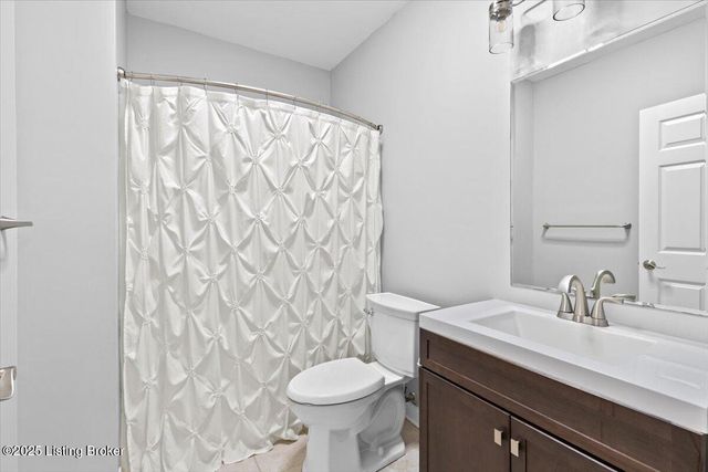 1700 Mahogany Run Dr, La Grange, KY 40031