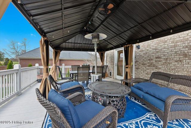 1700 Mahogany Run Dr, La Grange, KY 40031