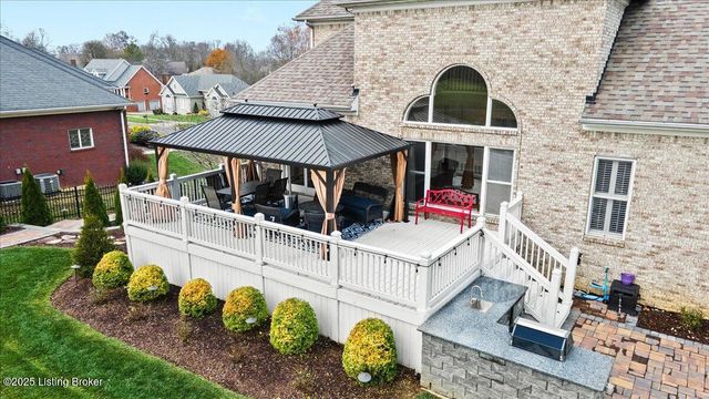 1700 Mahogany Run Dr, La Grange, KY 40031